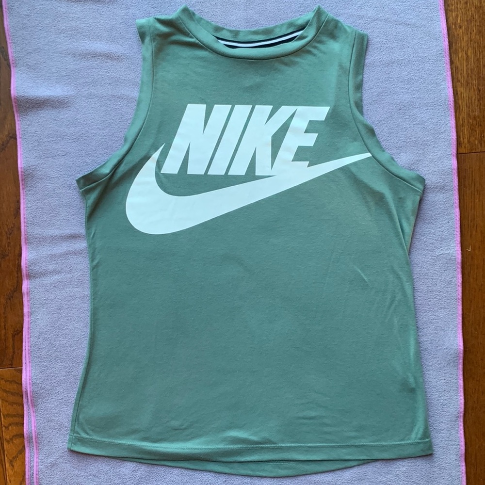 Nike Muscle Tank